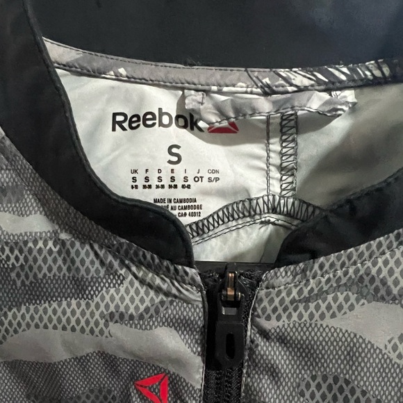 Reebook Black/Grey Camo Windbreaker Jacket - Picture 3 of 3